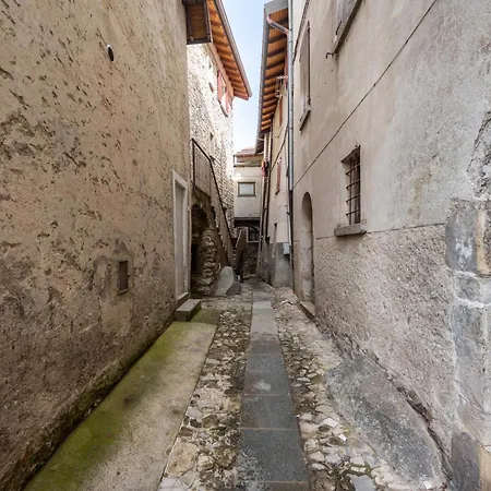 New Stone House View - 2 Lezzeno